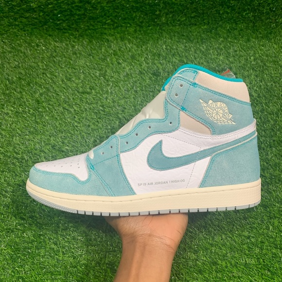 2019 Air Jordan 1 Retro High OG “Turbo Green” - Picture 8 of 16